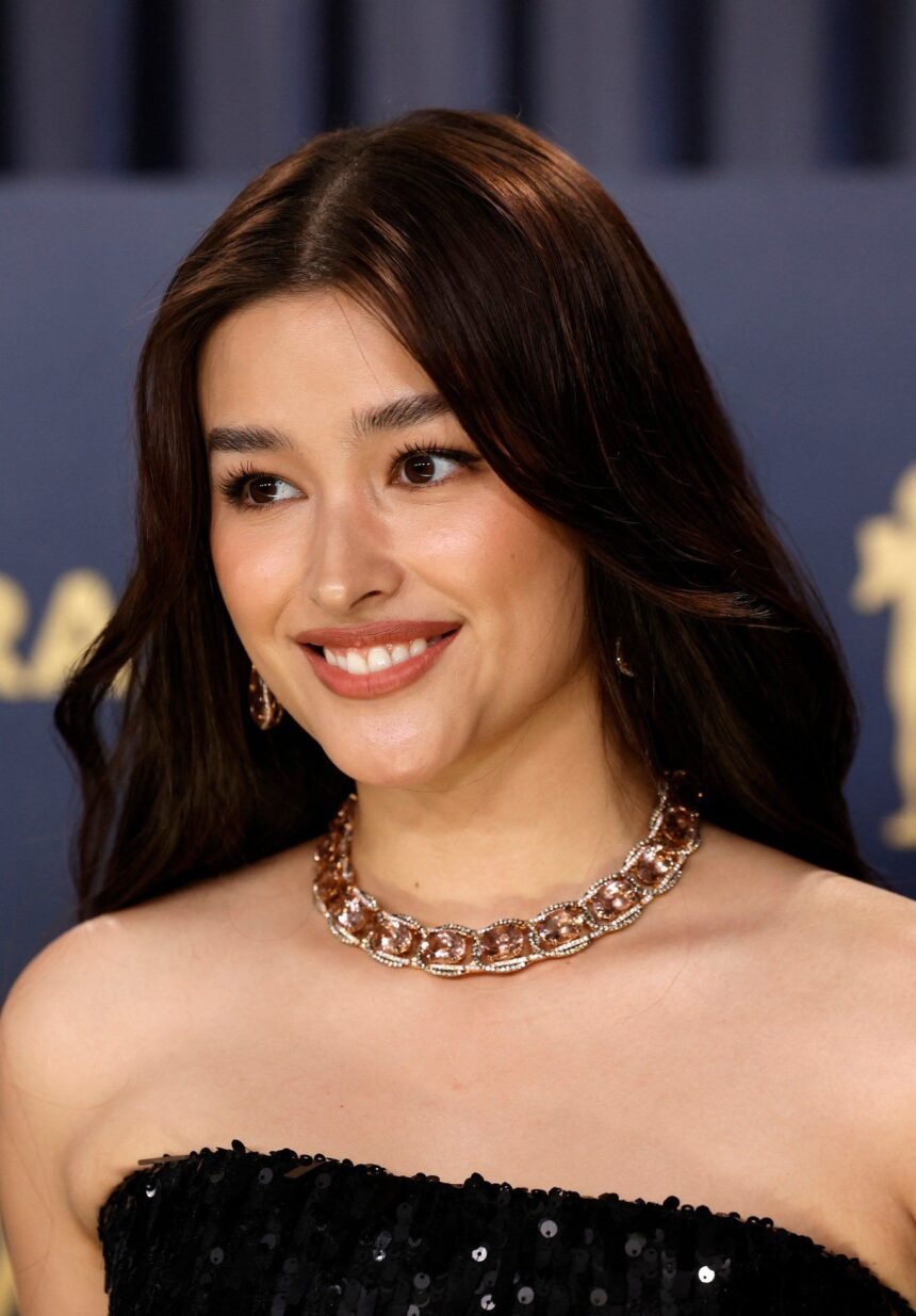filipina actress minimal makeup 4k european cinema