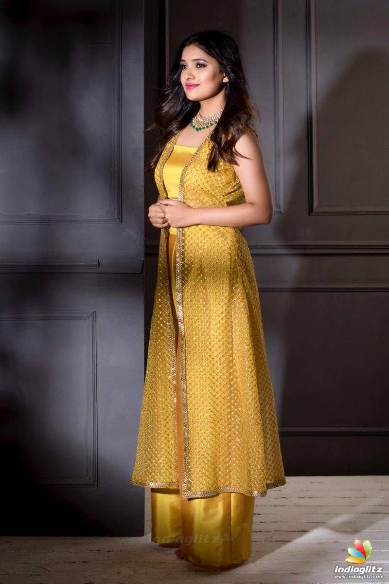 brazilian actress traditional dress full hd bollywood