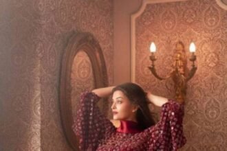 italian actress traditional dress 8k bollywood
