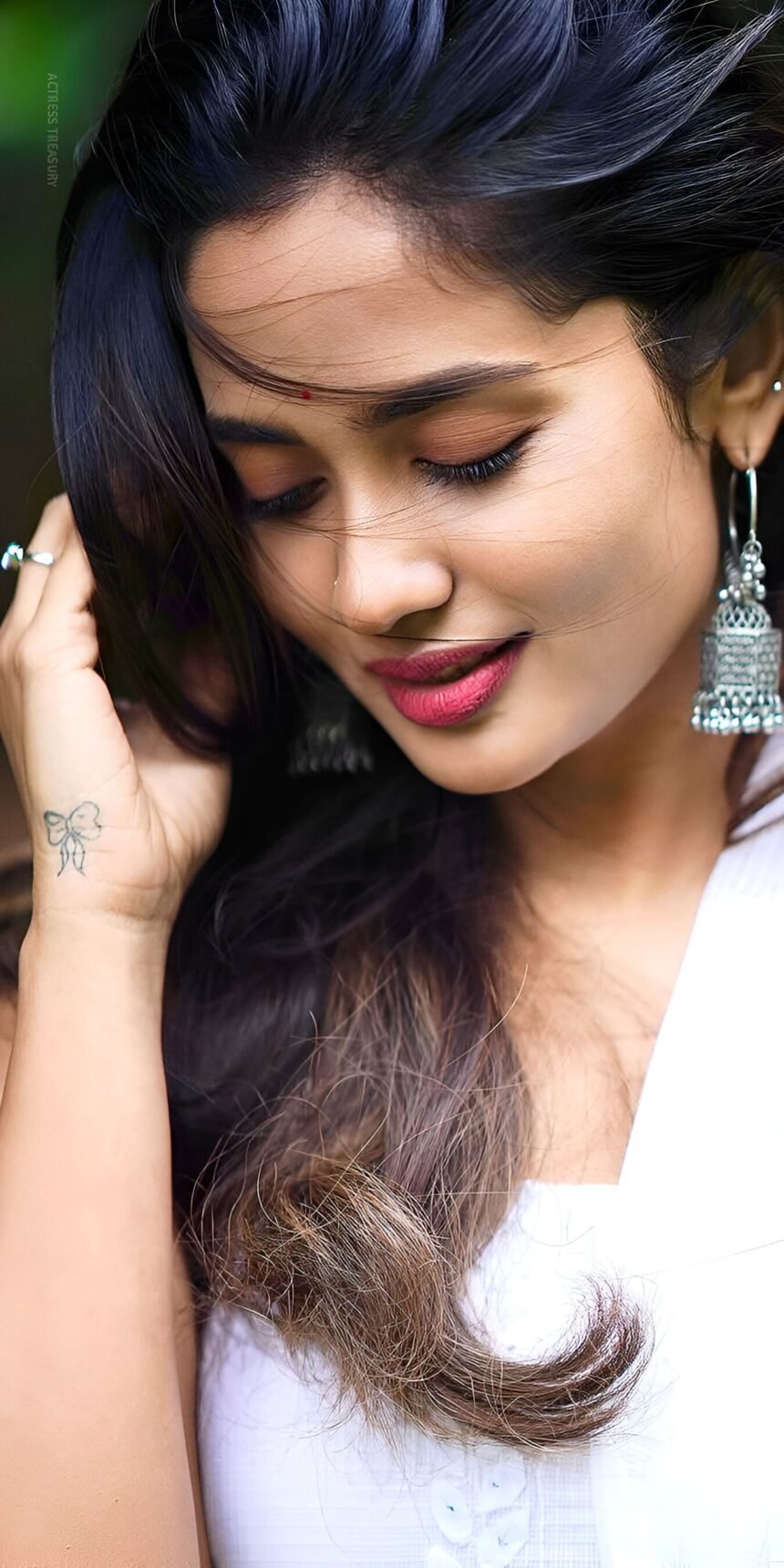 german actress headshot 8k bollywood